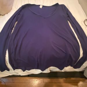 Dark Blue Long Sleeve, V Neck T-Shirt, size small